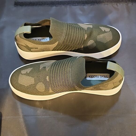 BRAND NEW STEVE MADDEN BEALE CAMOFLAGE SLIP-ON SNEAKER - Picture 9 of 15